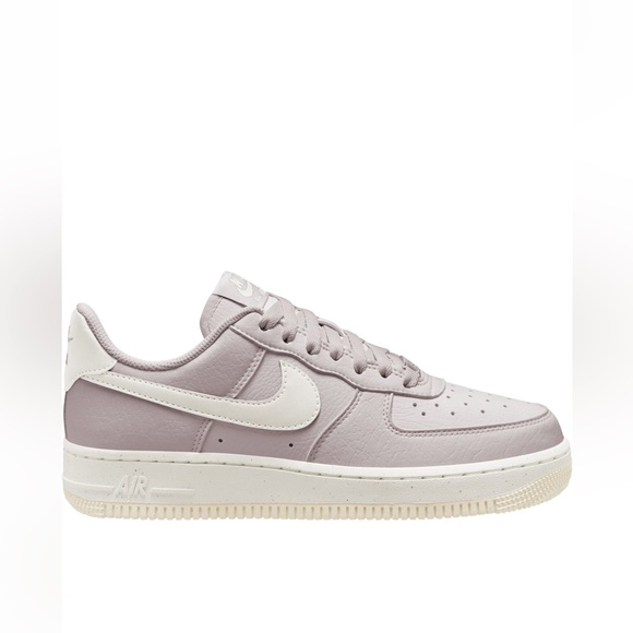 NWT IN BOX Nike Air Force One Purple White Violet / Sail / Coconut Milk SIZE 8 - Picture 4 of 6
